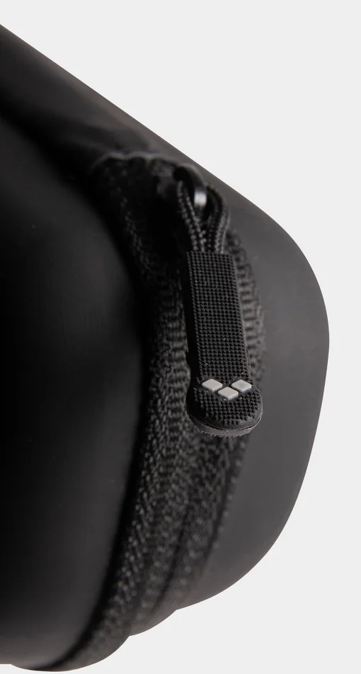 Чохол для окулярів Arena GOGGLE CASE чорний, пурпурний Уні OFSM