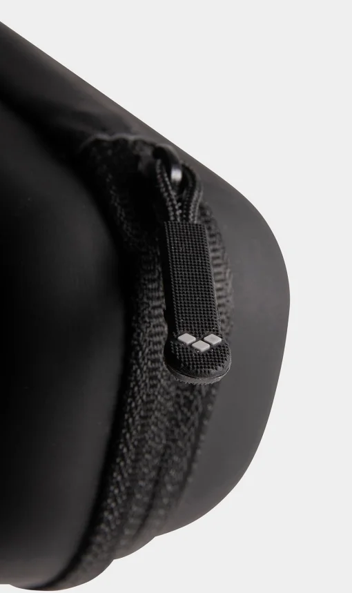 Чохол для окулярів Arena GOGGLE CASE чорний, пурпурний Уні OFSM