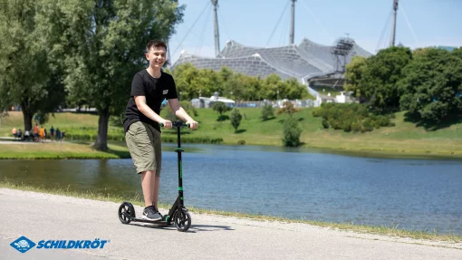 Міський самокат Schildkr&ouml;t City Scooter Street Master 200mm Green чорно-зелений Уні Max:100 кг