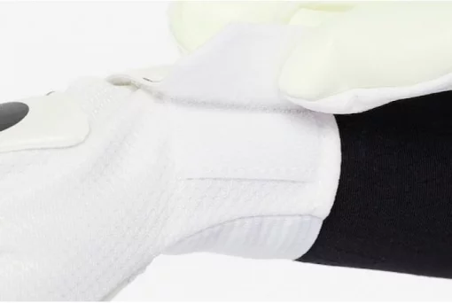 Воротарські рукавички Nike NK GK MATCH JR - FA20 білий Діт 8 (21.6 см)