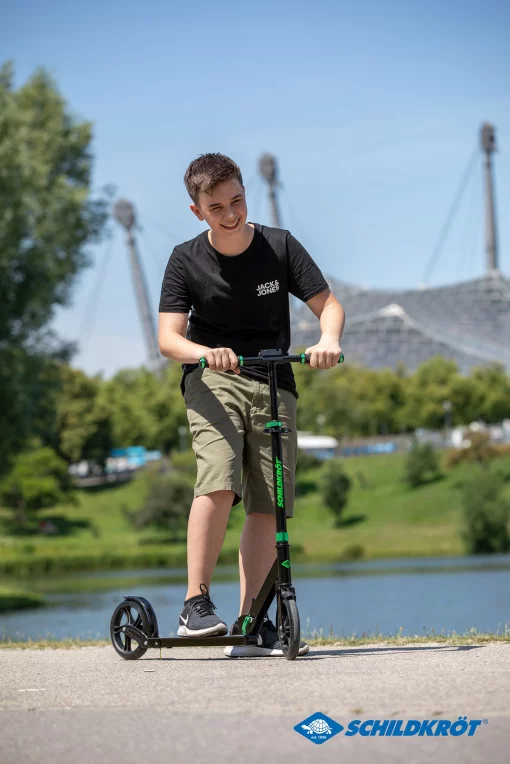 Міський самокат Schildkr&ouml;t City Scooter Street Master 200mm Green чорно-зелений Уні Max:100 кг