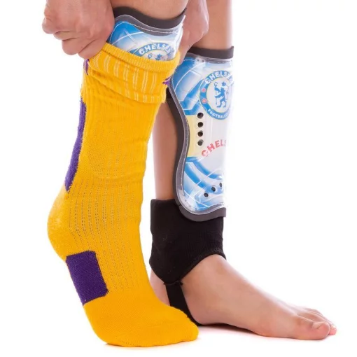 Щитки футбольні із захистом щиколотки "CHELSEA" FB-5089-M, розмір М