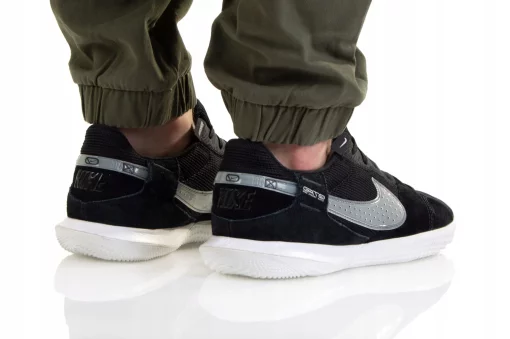 Футзалки Nike Streetgato IC DC8466-010, розмір 40.5 (26,0 см)